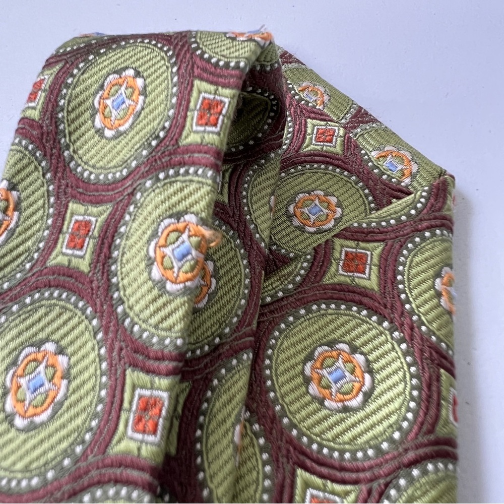 Peter Millar 100% Silk Hand Folded Green Brown Circle Geometric Print Mens Tie - Picture 11 of 11